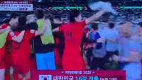 <p>Terakhir ada Song Hye Kyo nih, Bunda. Wanita kelahiran 41 tahun silam ini juga membagikan momen saat para pemain melakukan euforia kemangan di lapangan. Ia turut merayakan kemenangan timnas Korea Selatan tersebut. (Foto: Instagram @Kyo1122)</p>