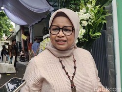 Fery Farhati Takziah ke Rumah Ferry Mursyidan, Sampaikan Pesan Anies