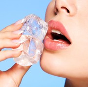 Viral di TikTok Pemakaian Ice Cube Treatment, Ini Manfaat Es Batu untuk Kecantikan