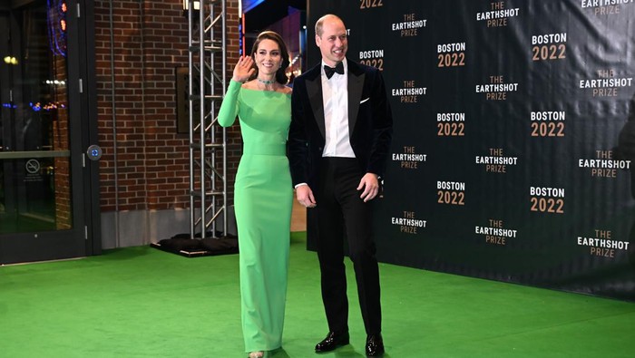 img-title Kate Middleton Tampil Elegan Pakai Gaun Sewaan! Padukan dengan Kalung Mewah Favorit Putri Diana
