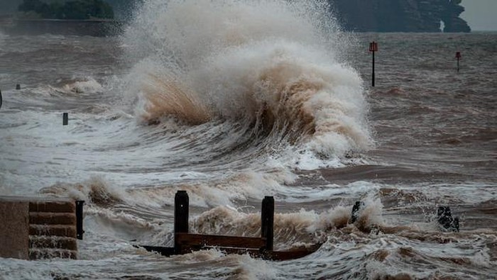 Ilustrasi tsunami/Foto: Unsplash/Ray Harrington