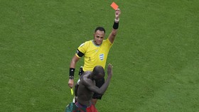 img-title Cetak Gol dan Diusir Wasit, Aboubakar Ikuti Jejak Legendaris Zidane