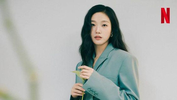 Tak Hanya Jago Akting, Ini Momen Kim Go Eun Memamerkan Suara Emasnya Saat Bernyanyi!