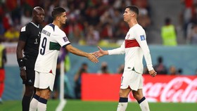 Pelatih Portugal Kritik Ronaldo yang Marah-marah Saat Diganti