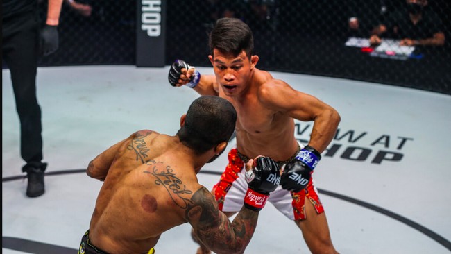 Adrian Mattheis menjagokan Reinier de Ridder dari Anatoly Malykhin pada laga puncak ONE Fight Night 5, Sabtu (3/12).