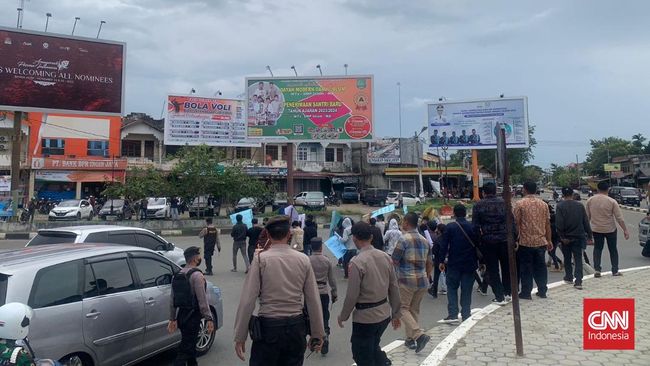Peserta aksi yang menolak kedatangan Anies Baswedan ke Aceh dibubarkan karena tidak memiliki izin untuk mengumpulkan keramaian.