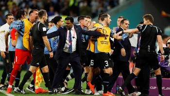 FOTO: Emosi Uruguay Tersingkir dari Piala Dunia 2022