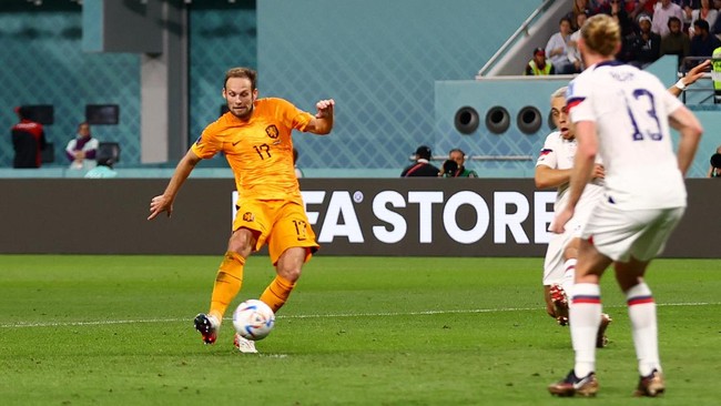 Timnas Belanda unggul 2-0 atas Amerika Serikat hingga akhir babak pertama 16 besar Piala Dunia 2022 di Stadion Internasional Khalifa