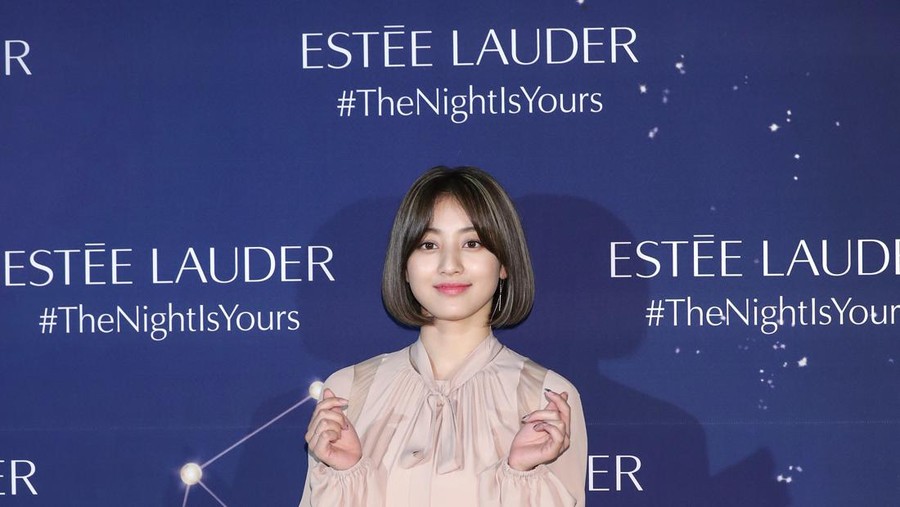 SEOUL, SOUTH KOREA - AUGUST 13: Jihyo of girl group TWICE attends the photocall for 'Estee Lauder' at The Shilla Hotel on August 13, 2019 in Seoul, South Korea. (Photo by Han Myung-Gu/WireImage)