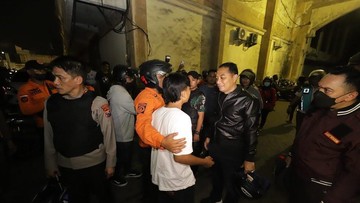 Polrestabes Surabaya menyebut ada 35 akun media sosial yang dipakai sebagai alat komunikasi anggota gangster sebelum melakukan kerusuhan.