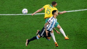 Sundulan Cuti Romero Bawa Argentina Unggul 2-0