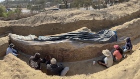 Arkeolog Temukan Mural Kuno Berusia Seribu Tahun di Peru