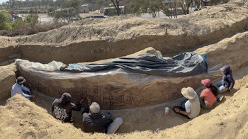 Arkeolog Temukan Mural Kuno Berusia Seribu Tahun di Peru