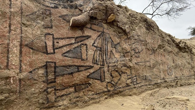 Arkeolog Temukan Mural Kuno Berusia Seribu Tahun di Peru
