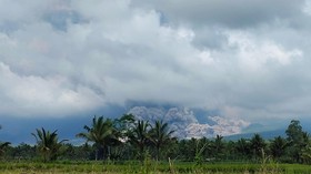 Gunung Semeru 7 Kali Erupsi Hari Ini, Letusan Capai 900 Meter