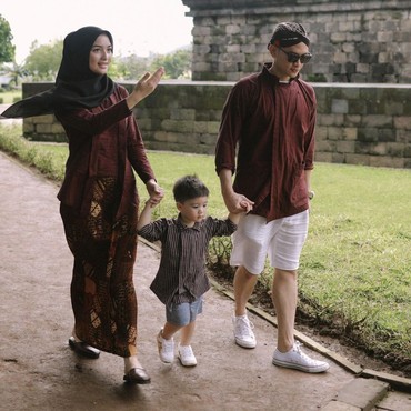 Ngabuburit Naik Motor Bareng Rezky Aditya & Anak, Citra Kirana Senyum Semringah