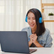 3 Manfaat Mendengarkan Musik Saat Bekerja