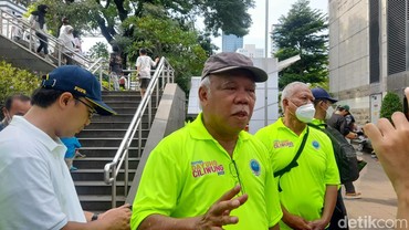 Menteri Basuki Tampil Kece Jadi Drummer Kotak