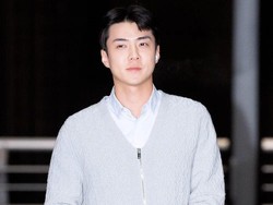 Sehun EXO Disebut Punya Pacar yang Sedang Hamil, SM Buka Suara