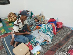 Sebagian Pengungsi Semeru Nekat Pulang ke Rumah