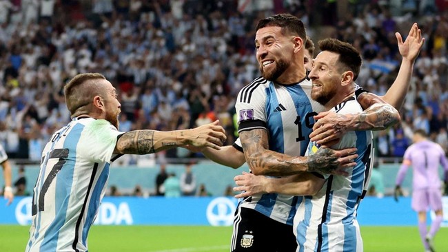 Nicolas Otamendi menjawab perihal bola dari kakinya yang kemudian dihitung menjadi 'assist' untuk gol Lionel Messi saat Argentina mengalahkan Australia.