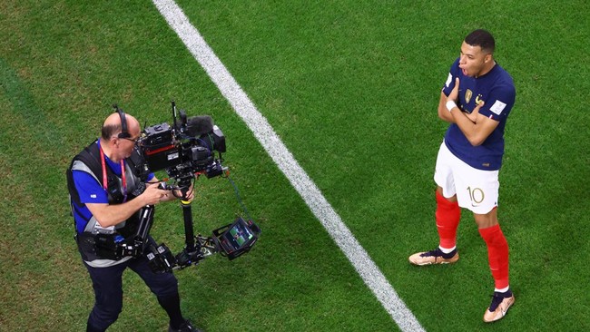 Bintang Prancis Kylian Mbappe didesak untuk membalaskan dendam Cristiano Ronaldo dengan mengalahkan Maroko di semifinal Piala Dunia 2022.