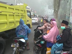 Erupsi Semeru: Ribuan Mengungsi, Rumah-Jembatan Tertimbun