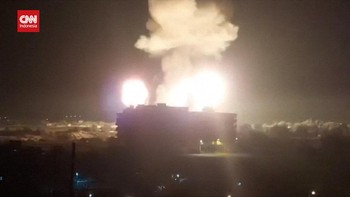 VIDEO: Detik-detik Rudal Israel Hantam Pangkalan Militer Palestina