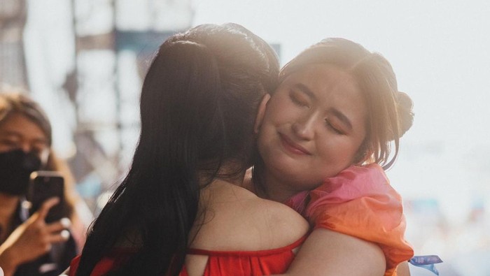 Titi DJ dan Stephanie Poetri