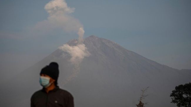 Status Gunung Semeru: Jaringan Telekomunikasi Seluler Aman