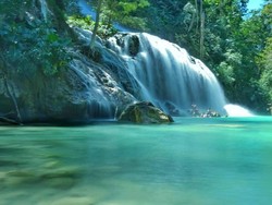 7 Air Terjun di NTT dengan Pemandangan Alam yang Indah