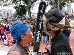 Melihat Sisi Lain Debus dari Aksi Dadali Pati Sukabumi