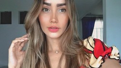 Viral! Kontestan Ratu Kecantikan Kesetrum di Atas Panggung