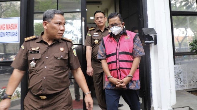 Tersangka obstruction of justice itu merupakan Muhammad Rasyid Ridha (MRR) selaku Claim Change Management Manager (CCMM) PT Waskita Karya.