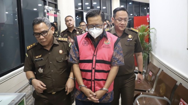 Kejaksaan Agung menetapkan Direktur Operasi II PT Waskita Karya Bambang Rianto sebagai tersangka dugaan penyelewengan dana.