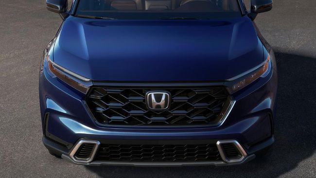 Honda CR-V fuel cell bertenaga hidrogen punya sistem plug-in jadi baterai bisa dicas di luar, mobil ini rencananya diproduksi di AS pada 2024.