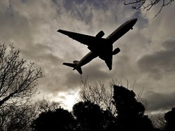 Maskapai Dunia Hindari Langit Timur Tengah Usai AS Gempur Fasilitas Nuklir Iran