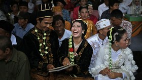 Ini Prosesi yang Harus Dijalani Kalau Ingin Menikah dengan Adat Jawa
