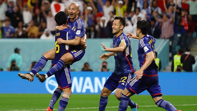 Jepang bantai Thailand 5-0 dalam pertandingan uji coba, Senin (1/1). Hasil ini menjadi sinyal bahaya buat Timnas Indonesia jelang duel di Piala Asia.