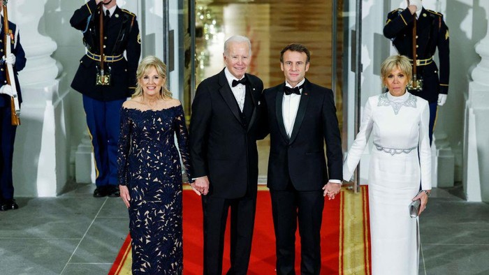 img-title Beda Gaya Ibu Negara Amerika Serikat dan Prancis di White House State Dinner, Anggun Banget!