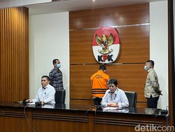 KPK Tahan Kontraktor Tersangka Kasus Korupsi Proyek Jalan di Bengkalis