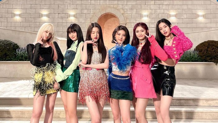 Menangkan Rookie of The Year hingga Grand Prize, IVE Sukes Memotivasi Publik untuk Percaya Diri Melalui Sederet Lagu Hitsnya