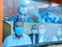 Korban Ungkap Modus Penipuan Eks Ketua DPRD Jabar Irfan Suryanagara