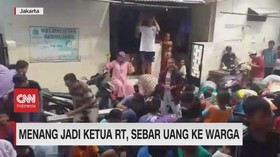 VIDEO: Menang Jadi Ketua RT, Sebar Uang ke Warga