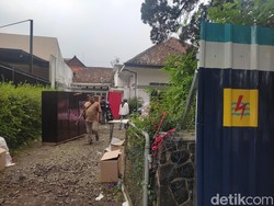 PLN Eksekusi Satu Unit Rumah di Jalan Supratman Bandung