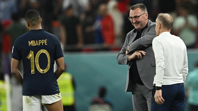 Pelatih timnas Polandia Czeslaw Michniewicz memuji Kylian Mbappe setelah membawa Prancis menang 3-1 pada babak 16 besar Piala Dunia 2022.