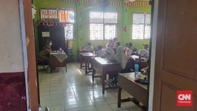 Menurut Komnas PA, Walkot Depok telah menghalang-halangi hak warga atas pendidikan dengan tak mengizinkan guru mengajar di SDN Pocin 1.