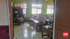 img-title 6.000 Orang Teken Petisi Minta Kegiatan di SDN Pocin 1 Normal Lagi