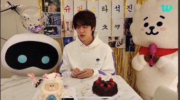 img-title Sikap Tak Terduga Jin BTS Saat Live yang Bikin Fans Geleng-geleng
