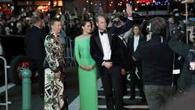 FOTO: Pesona Kate Middleton Tampil dengan Busana Sewaan